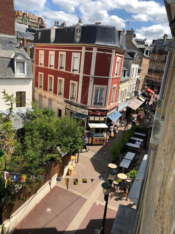 2 Pieces- Rue Pietonne Trouville -Le Petit Juliana Exterior foto