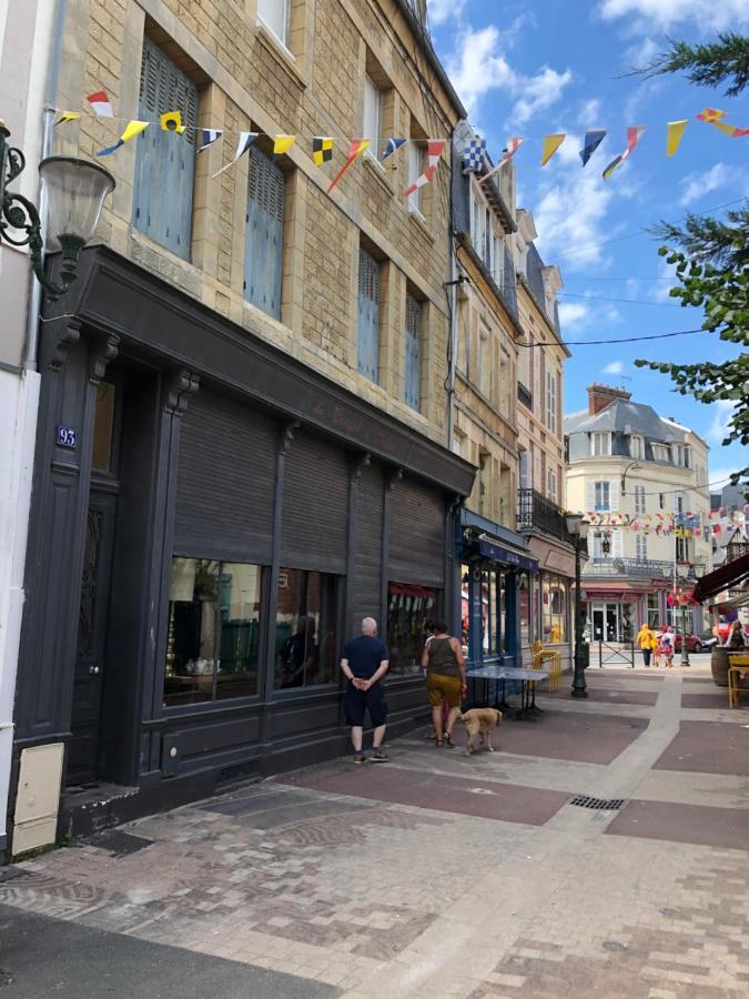 2 Pieces- Rue Pietonne Trouville -Le Petit Juliana Exterior foto